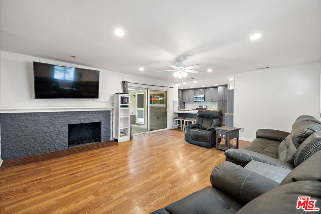 720 Maertin Lane, Fullerton CA: https://media.crmls.org/mediaz/aea9b3e3-cf80-4a39-8772-af165d4d36f6.jpg