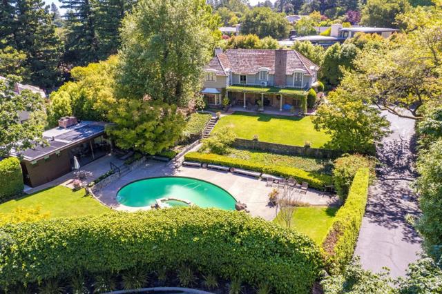 2155 Geri Lane, Hillsborough CA: https://media.crmls.org/mediaz/aea9f332-a5a9-4489-a9a1-e4d18131b5e2.jpg