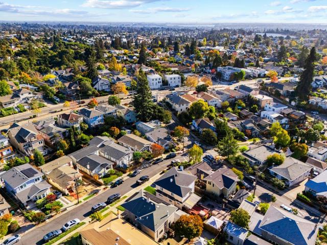 1200 El Centro Avenue, Oakland CA: https://media.crmls.org/mediaz/aeaa217a-7f90-47c3-983d-3a3801e0f5b4.jpg