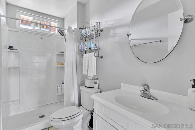 3978 Shenandoah Dr, Oceanside CA: https://media.crmls.org/mediaz/aeaa53fb-4f15-4265-9a1f-6891aa76ddaf.jpg