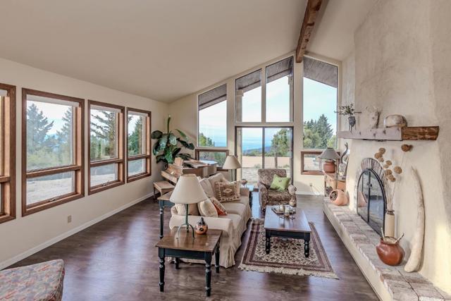 16420 Soda Springs Road, Los Gatos CA: https://media.crmls.org/mediaz/aeaa62ad-7c9d-4dc1-bbcc-2e9eaf4392d3.jpg