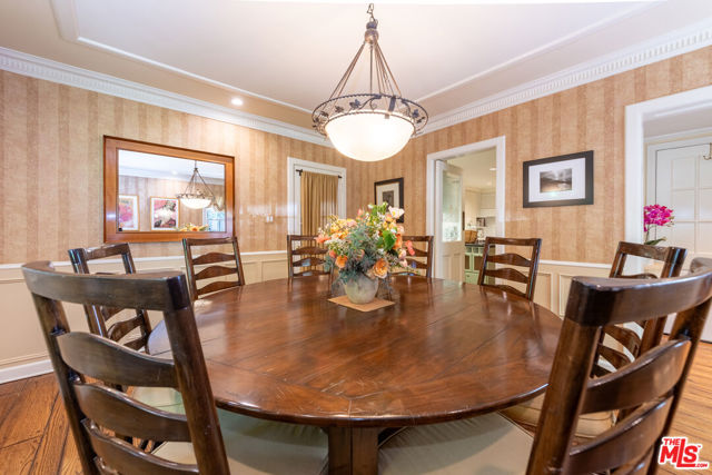 4722 Noeline Avenue, Encino CA: https://media.crmls.org/mediaz/aeab0816-442d-42eb-95bb-377895670451.jpg