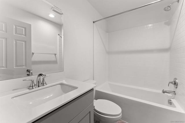 20075 Sanquinella Cir, Riverside CA: https://media.crmls.org/mediaz/aead53a6-1df8-4bfd-9218-1e01d2e20f58.jpg