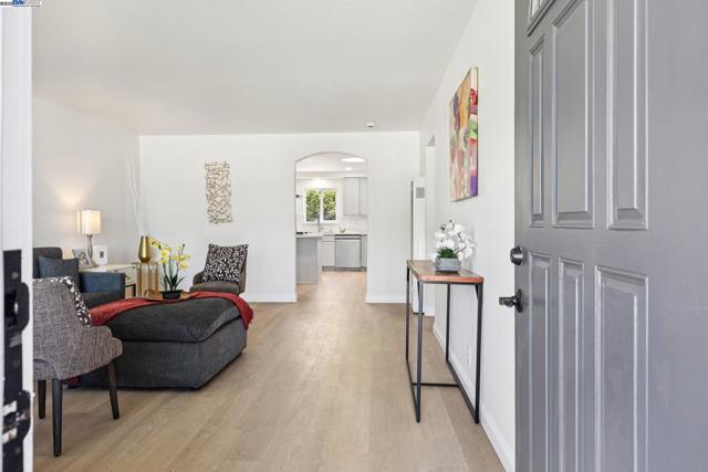 36302 Frobisher Dr, Fremont CA: https://media.crmls.org/mediaz/aead7aa4-f563-4812-8f84-c5c29b495520.jpg