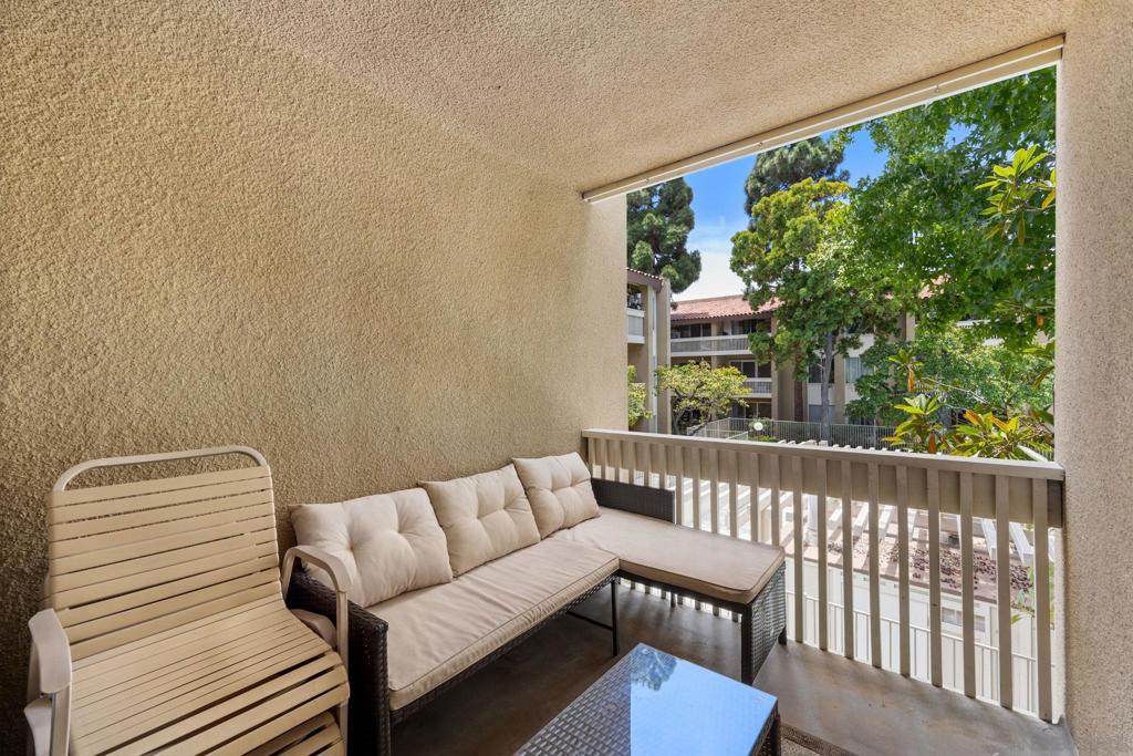 1855 Diamond St - photo 9