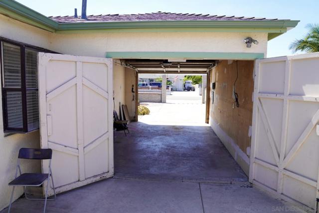 5361 Central Ave, Bonita CA: https://media.crmls.org/mediaz/aeaf53a2-244d-433c-9c5f-95dd014cb644.jpg