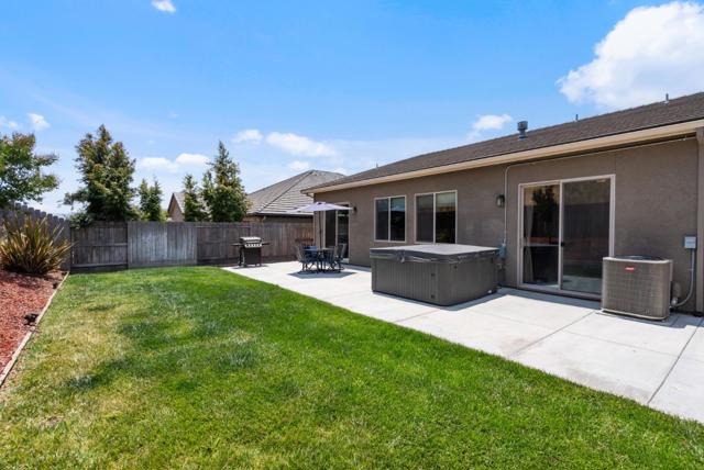 1621 Castlerock Drive, Hollister CA: https://media.crmls.org/mediaz/aeb0e450-849f-4e86-9a50-7049e4dc8f97.jpg