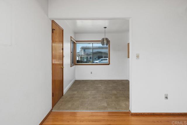 Image 10 of 34 For 1643 Galway Place