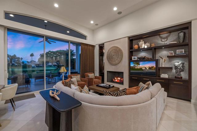 49606 Montana Way, La Quinta CA: https://media.crmls.org/mediaz/aeb1b31c-8954-4f76-8351-e2636f9841c9.jpg