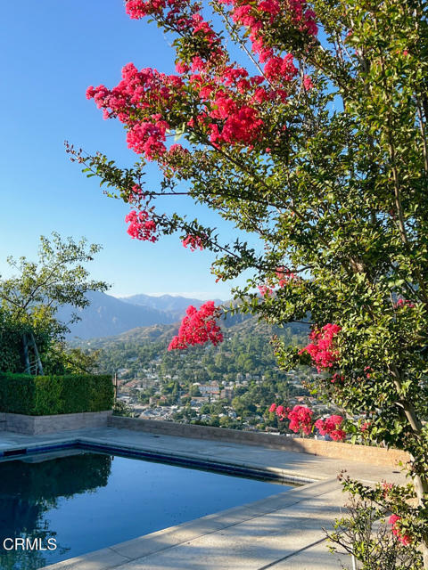 9670 Crystal View Dr., Tujunga CA: https://media.crmls.org/mediaz/aeb1fad6-9554-484f-919e-58cf8fded34b.jpg