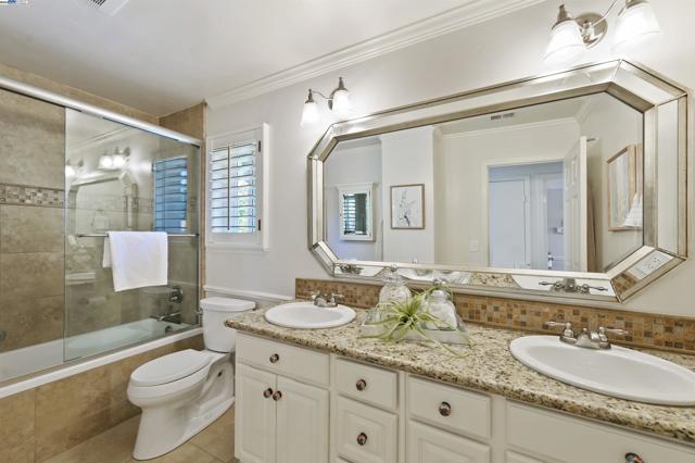 3338 Marsh Hawk Court, Pleasanton CA: https://media.crmls.org/mediaz/aeb315d5-701d-49f4-a2e2-542fbb2a3cfd.jpg