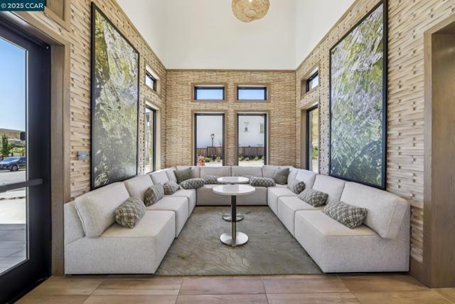 2909 Tulare Hills Dr, Dublin CA: https://media.crmls.org/mediaz/aeb3280e-4306-46b5-8737-c41c7e553048.jpg