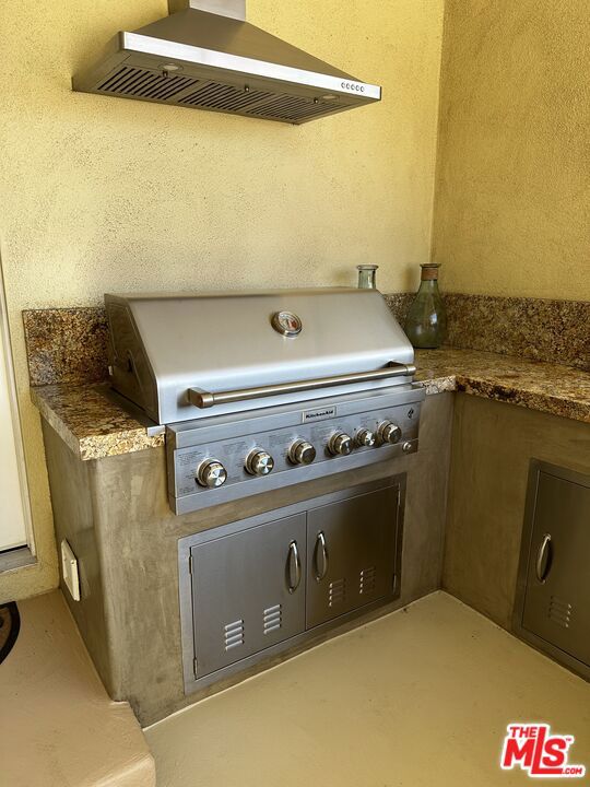 Image 31 of 57 For 15008 Larkspur Street