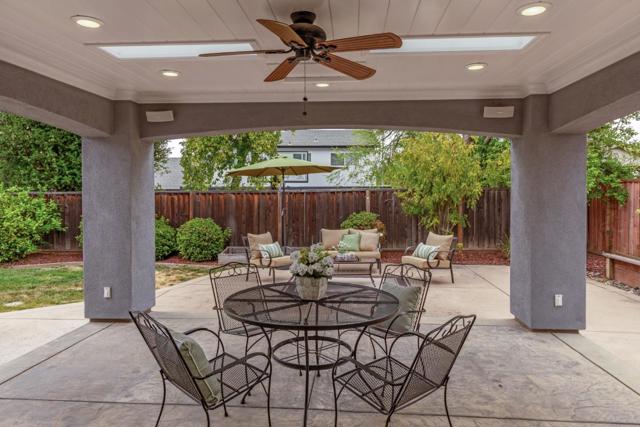 10424 Dempster Avenue, Cupertino CA: https://media.crmls.org/mediaz/aeb3623d-1c05-47bd-8783-1ca89bfa105f.jpg