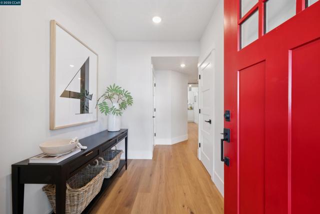 973 4Th St, Lafayette CA: https://media.crmls.org/mediaz/aeb40af8-62cc-43d4-bc54-8007a10aa5e3.jpg