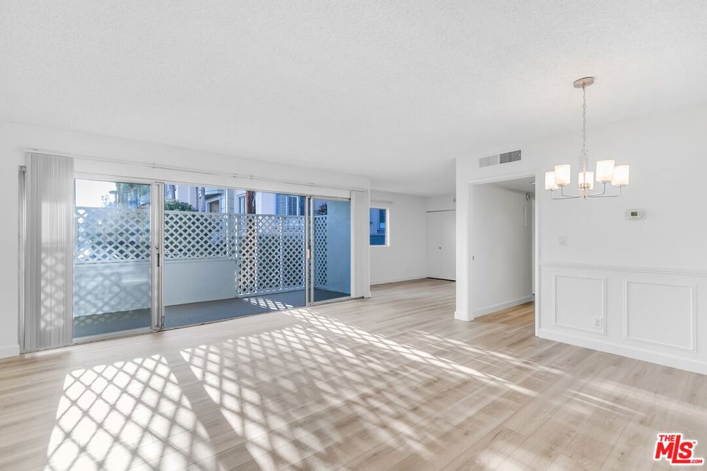 825 Gretna Green Way #X