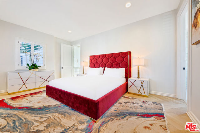 10502 Yellow Hill Road, Malibu CA: https://media.crmls.org/mediaz/aeb4c357-ed5c-4cba-a1e0-edfbeeff6c27.jpg