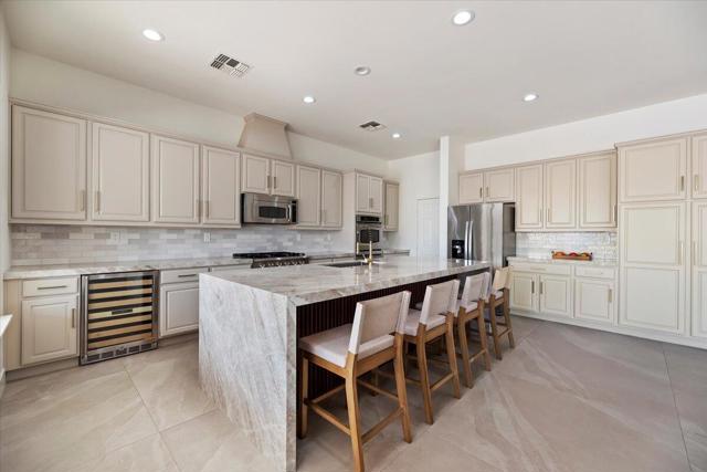 80262 Amazon Avenue, Indio CA: https://media.crmls.org/mediaz/aeb545e2-a601-4821-a507-ac371cc8d283.jpg