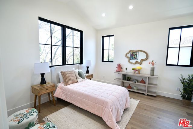 1441 S Oakhurst Drive, Los Angeles CA: https://media.crmls.org/mediaz/aeb5a0ed-73a7-45c8-9619-372d7886b8e9.jpg