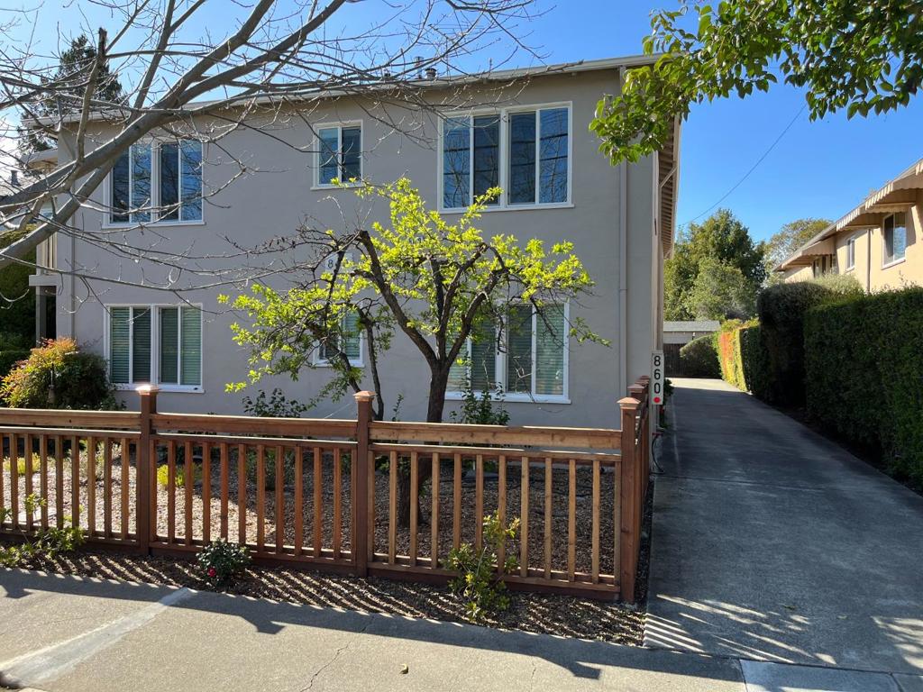860 Live Oak Avenue