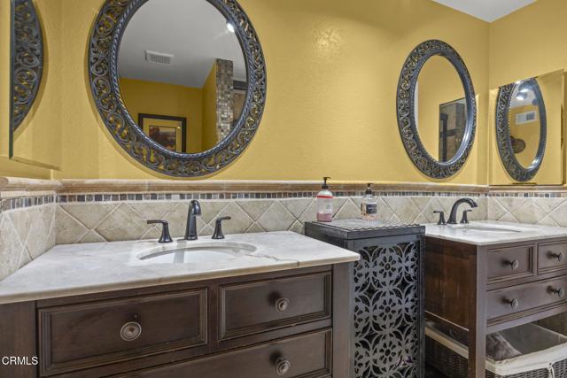 1099 N Agusta Avenue, Camarillo CA: https://media.crmls.org/mediaz/aeb6828a-3cb7-4141-b71f-2e296c1a5523.jpg