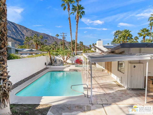 1983 S Yucca Place, Palm Springs CA: https://media.crmls.org/mediaz/aeb6bab8-7ce4-429e-99a1-a5da30423fd1.jpg