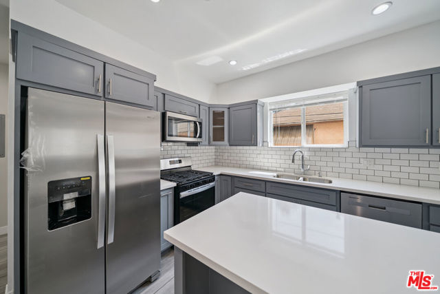 1121 Browning Boulevard, Los Angeles CA: https://media.crmls.org/mediaz/aeb6ca3d-a620-45ec-888a-9d8fe46e1522.jpg
