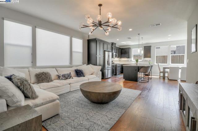 36151 Windwood Lane, Newark CA: https://media.crmls.org/mediaz/aeb6db71-f2ed-4760-860d-a5c3d0634b9b.jpg