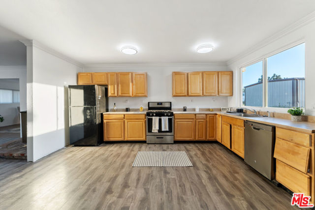 9256 6th Avenue, Hesperia CA: https://media.crmls.org/mediaz/aeb6e74b-5494-4442-8a1f-d86efe99c94a.jpg