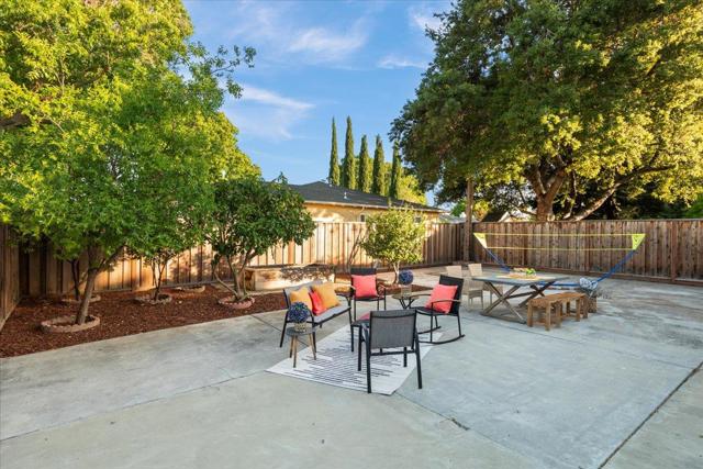 2804 Steinhart Court, Santa Clara CA: https://media.crmls.org/mediaz/aeb70c3a-09dc-4db8-9f95-16b17b287e4e.jpg