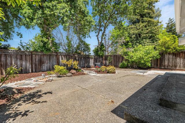 859 14th Avenue, Menlo Park CA: https://media.crmls.org/mediaz/aeb72597-8802-492f-89f4-27c50faf54e0.jpg