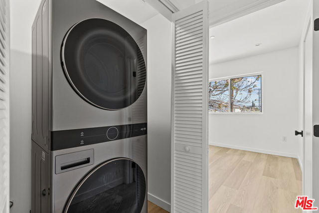 2919 Burnside Avenue, Los Angeles CA: https://media.crmls.org/mediaz/aeb7339c-ec6e-4c83-be70-3b4f39d6fbf1.jpg