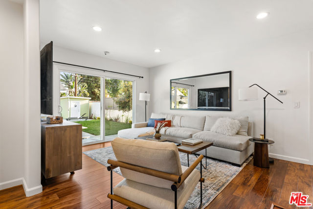 11536 Otsego Street, Valley Village CA: https://media.crmls.org/mediaz/aeb780aa-c35c-4be3-a527-571aa6e8a297.jpg