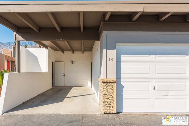 1720 E Camino Parocela, Palm Springs CA: https://media.crmls.org/mediaz/aeb7cc53-0b9a-4daf-a9a8-b3e432064362.jpg