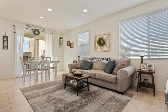 176 Sawbuck Street, Camarillo CA: https://media.crmls.org/mediaz/aeb8c695-b2fe-4b81-b417-0fe05696a70d.jpg