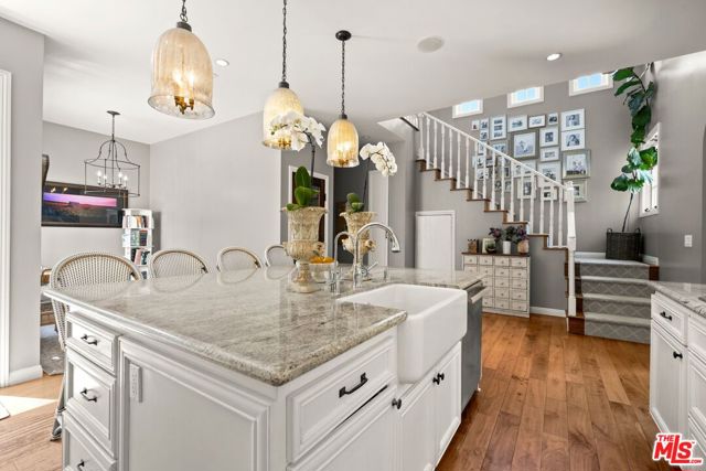 403 S Bundy Drive, Los Angeles CA: https://media.crmls.org/mediaz/aeb94b8d-3034-4685-a2bc-e6470de3c683.jpg