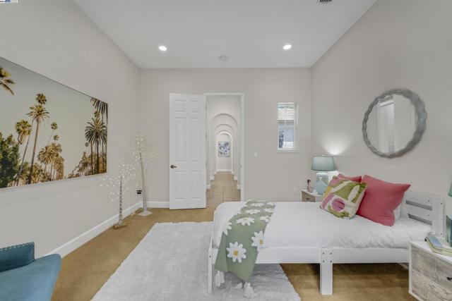 1993 Fairway Oaks Dr, Ripon CA: https://media.crmls.org/mediaz/aeb9aa21-acd8-47ef-8048-3461f61e84cf.jpg