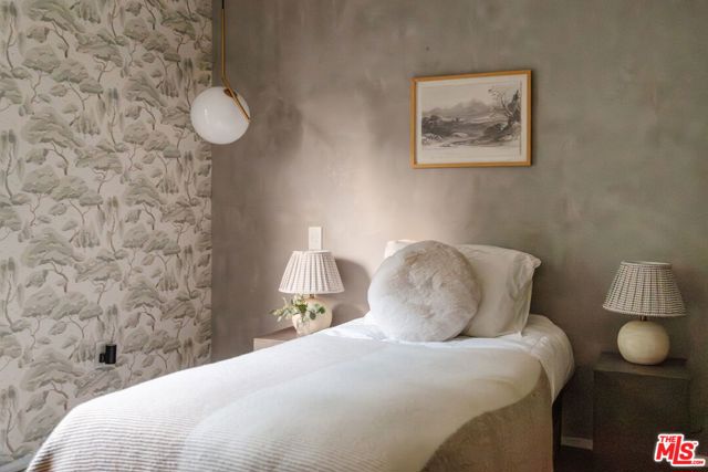 4128 Baywood Street, Los Angeles CA: https://media.crmls.org/mediaz/aeb9ffb9-c904-41ff-8ea5-60037cfd9572.jpg