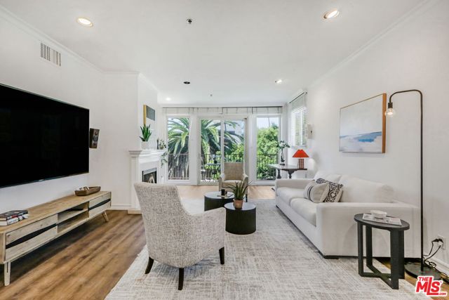 2 Bed Home for Sale in Santa Monica, California