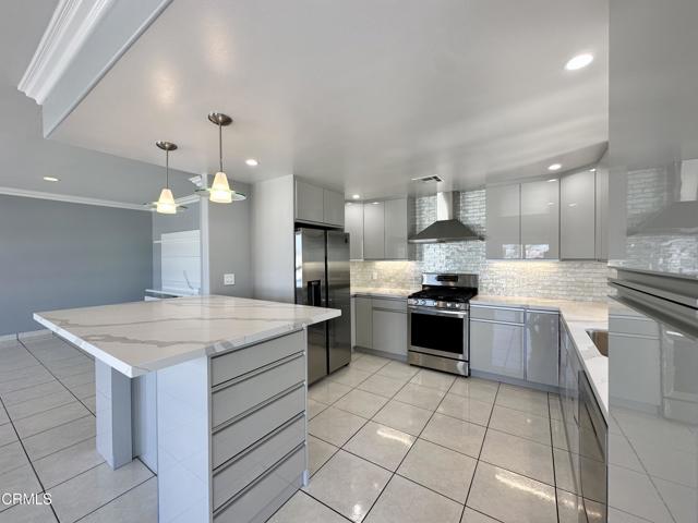 4053 Sunset Lane Lane, Oxnard CA: https://media.crmls.org/mediaz/aeba8153-e784-4580-9941-9a8e7aa7eceb.jpg