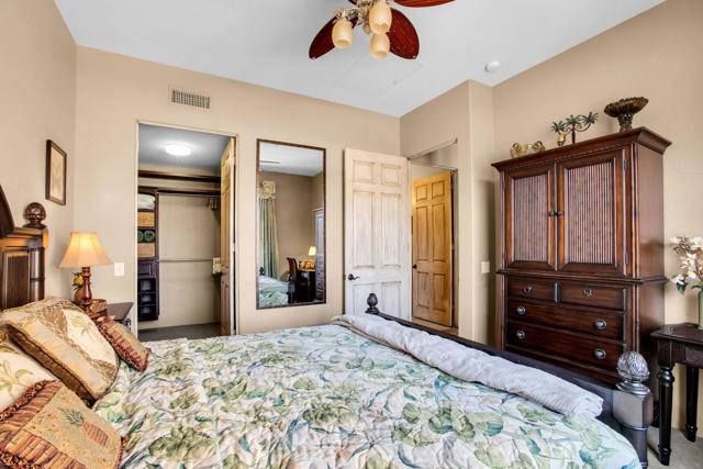 Image 23 of 35 For 50700 Santa Rosa Plaza  5