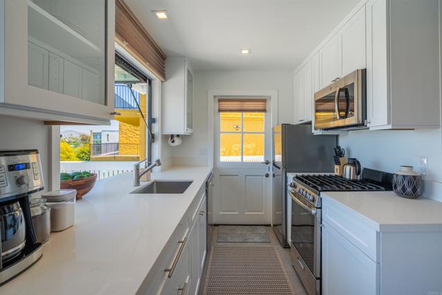 3554 56 Sydney Place, San Diego CA: https://media.crmls.org/mediaz/aebbfb0d-9d33-4a87-82ab-fe0e7333f4e4.jpg