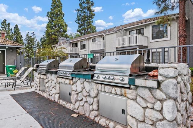 15048 Avenida Venusto, San Diego CA: https://media.crmls.org/mediaz/aebe7afb-2496-4c0c-9403-1166ca48c646.jpg
