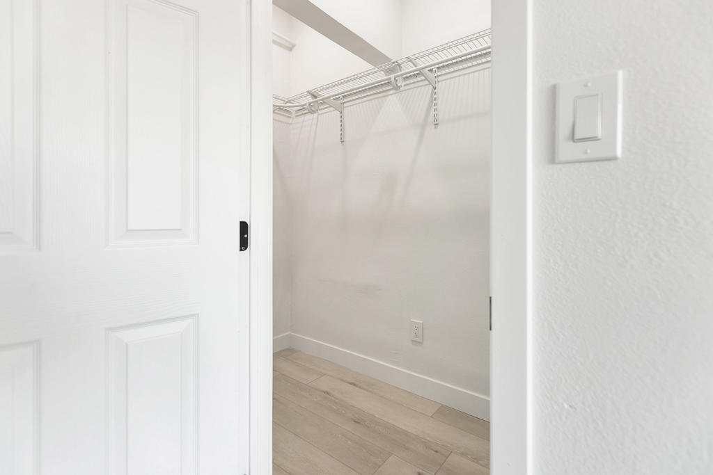 MLS #219123414DA img 26