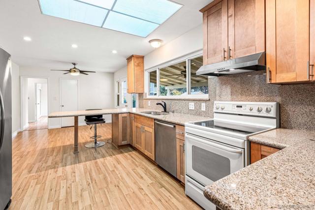 6763 Hibiscus Dr, Lemon Grove CA: https://media.crmls.org/mediaz/aebf2d3a-5103-4e0b-863a-c4b4ada1451d.jpg