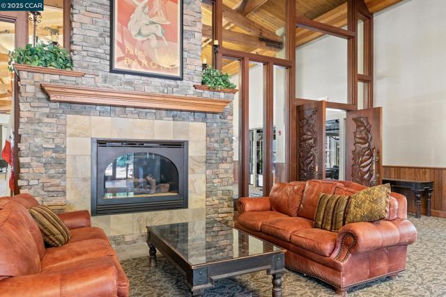 1150 Canyonwood Court, Walnut Creek CA: https://media.crmls.org/mediaz/aebfa0e4-3bfa-4c1f-8b8b-f3bae0ed0b94.jpg
