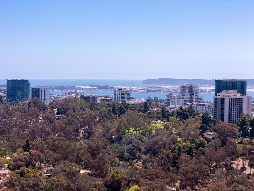 https://media.crmls.org/mediaz/aebfaa8a-2e58-443c-b542-713553f0f9f3.jpg?preset=X-Large
