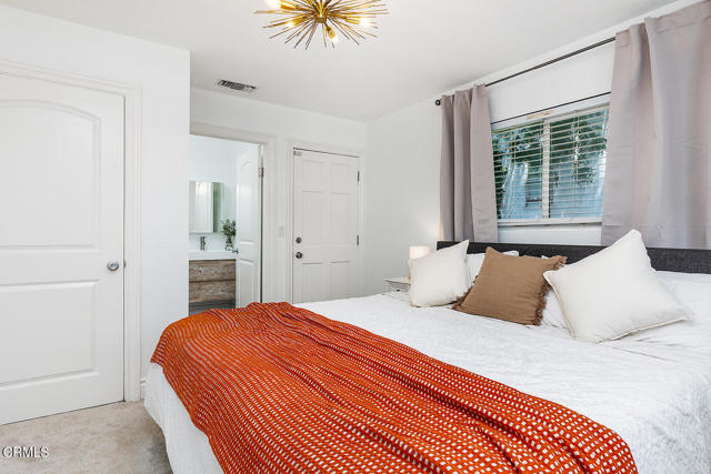 Detail Gallery Image 15 of 46 For 2285 Moss Ave, Los Angeles,  CA 90065 - 2 Beds | 3 Baths