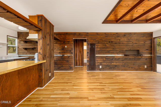 11220 N Ventura Avenue, Ojai CA: https://media.crmls.org/mediaz/aec04878-1678-46e4-aa01-e22cc5b693bf.jpg