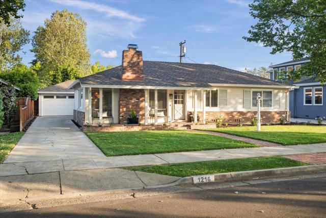 1216 Hermosa Way, San Jose CA: https://media.crmls.org/mediaz/aec0b26c-c237-409f-b371-63f7cee90594.jpg